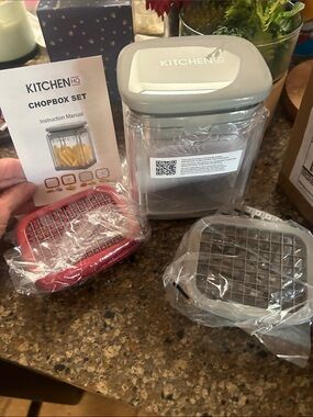 Kitchen HQ Chopbox Set with Red and Gray Inserts NWT